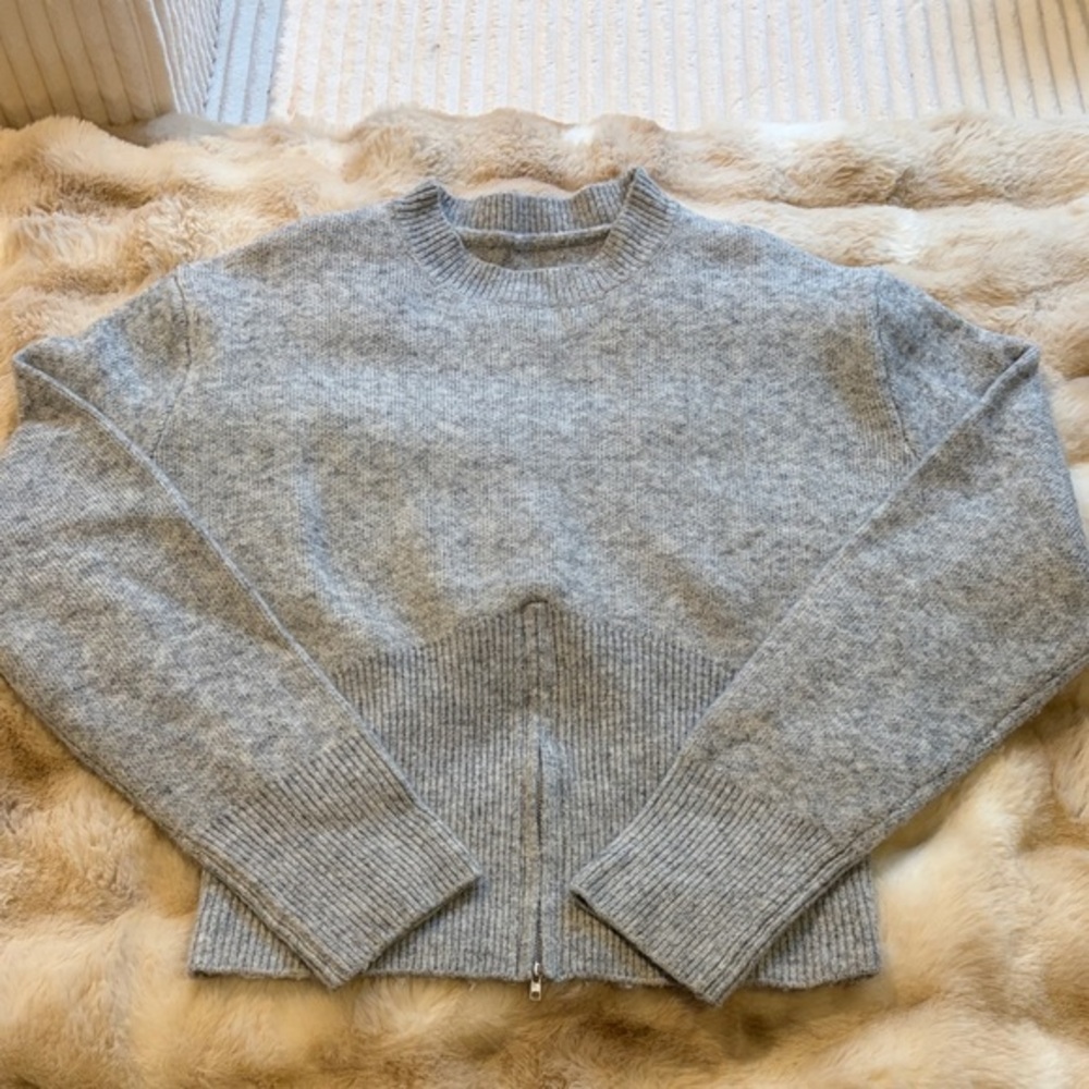 Commence Gray Women's Crewneck Zip-Front Sweater size medium